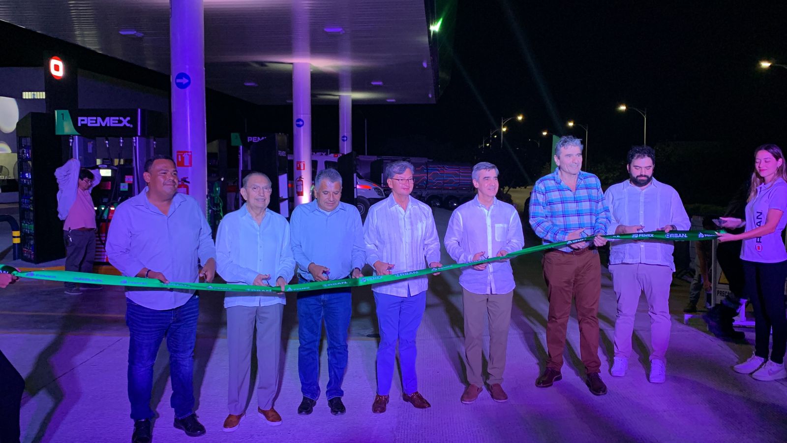 Inauguración de la nueva gasolinera Pemex Jacarandas.