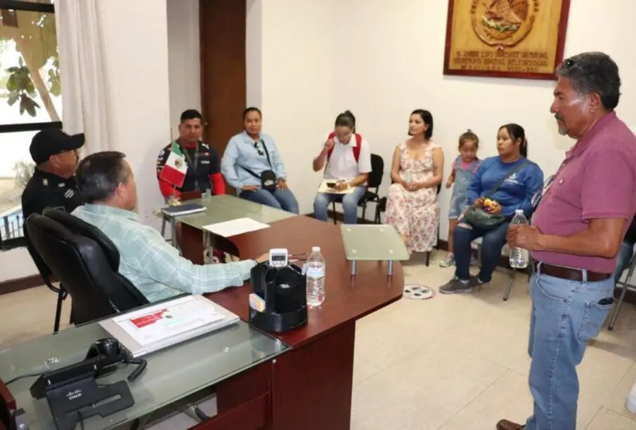Jorge Luis Sánchez Sandoval, se reúne con representantes de embarcaciones