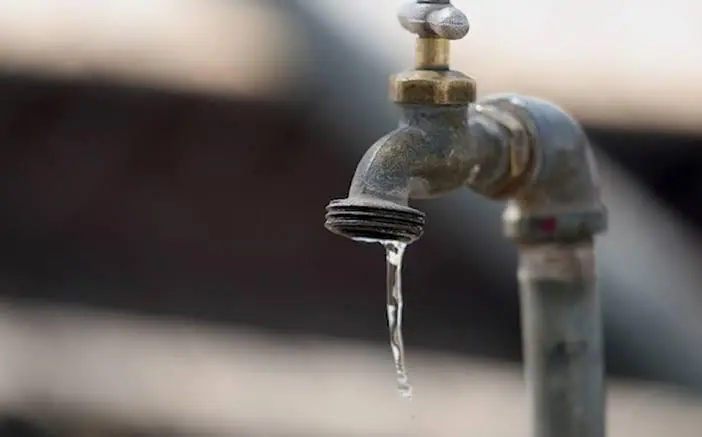 Llave con poca agua