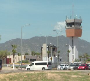 Torre de control del aeropuerto de Los Cabos