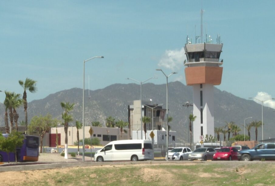 Torre de control del aeropuerto de Los Cabos