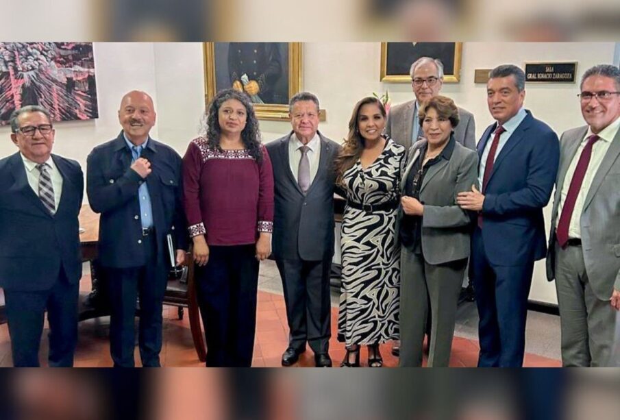 Gobernadores de Morena se reúnen con AMLO