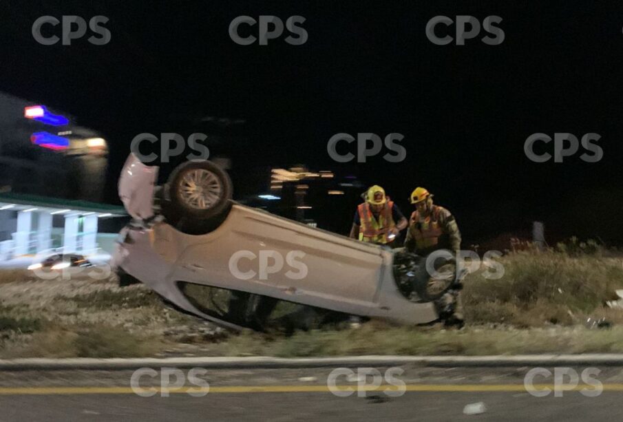 Auto volcado sobre carretera transpeninsular