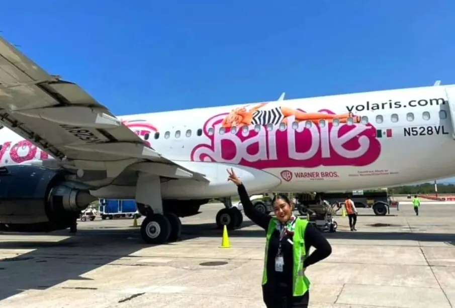 Avión de "Barbie" aterrizó en Puerto Vallarta