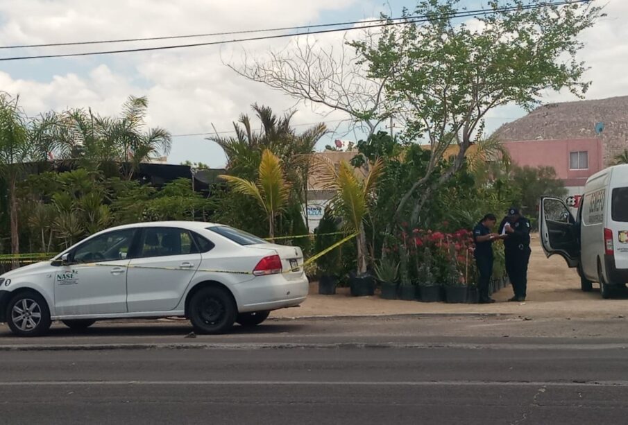 Auto acordonado por SEMEFO