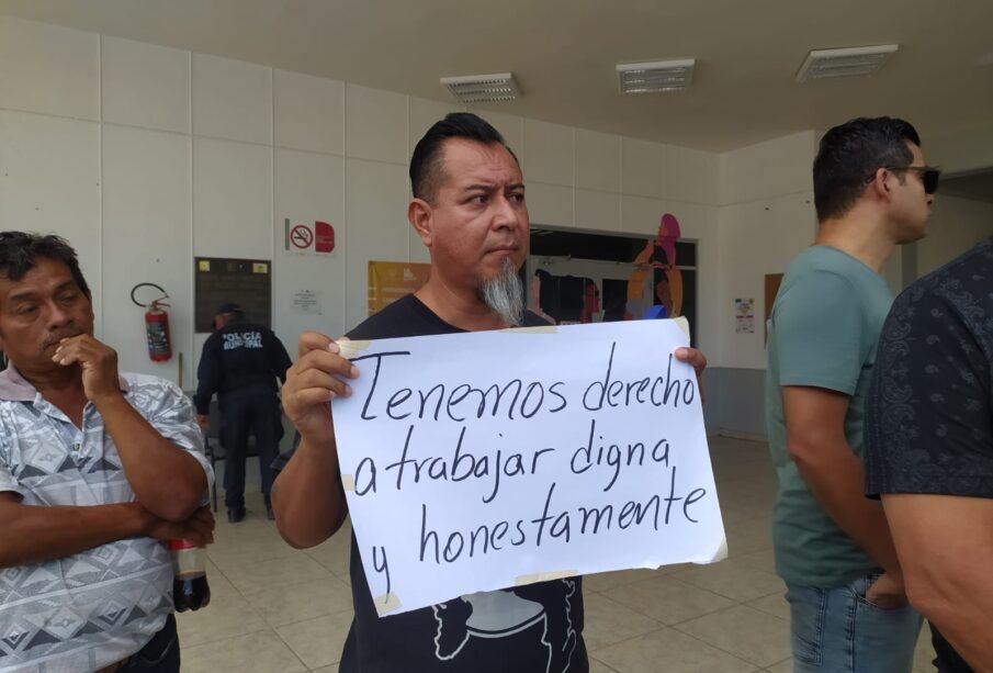 Comerciantes del Mercado Orgánico Artesanal en manifestación