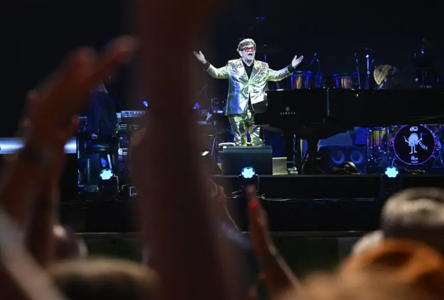 Elton John: fans despiden al cantante en su último concierto