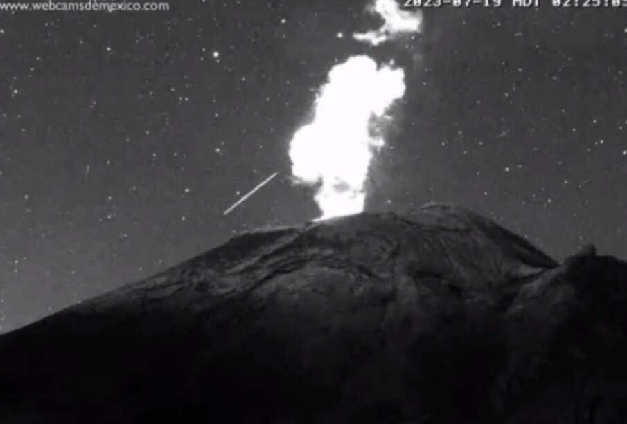 Video: Captan estrella fugaz cerca del volcán Popocatépetl