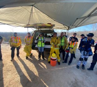 Asociaciones, bomberos y autoridades realizando búsqueda