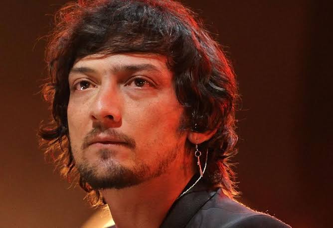 León Larregui