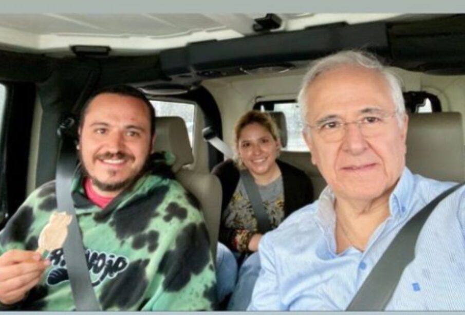 Ricardo O'Farrill reaparece en redes junto a su familia