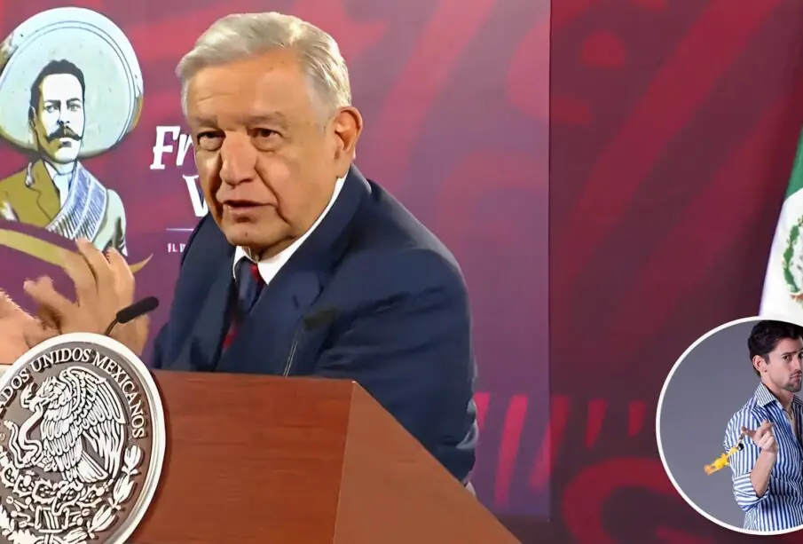 AMLO en la conferencia mañanera y Javi Noble.