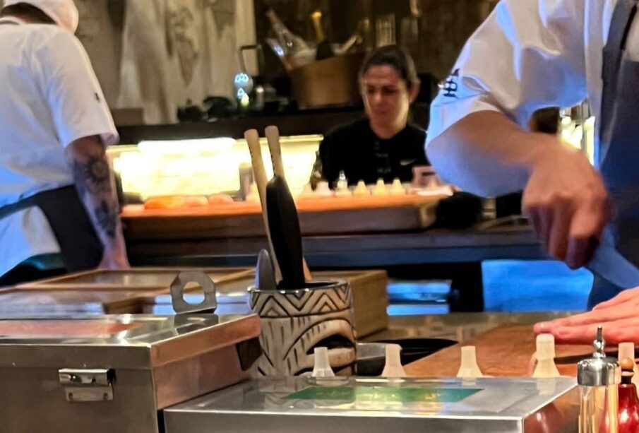 En redes sociales se viralizó una foto de titular de la Conade cenando en un lujoso restaurante de la Ciudad de México, hecho que desató críticas de los internautas por los recientes acontecimientos del retiro de apoyo a atletas de las disciplinas acuáticas en México