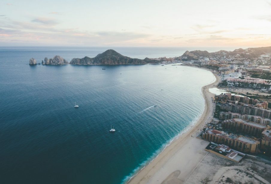 Bahía de Cabo San Lucas en zona turística.