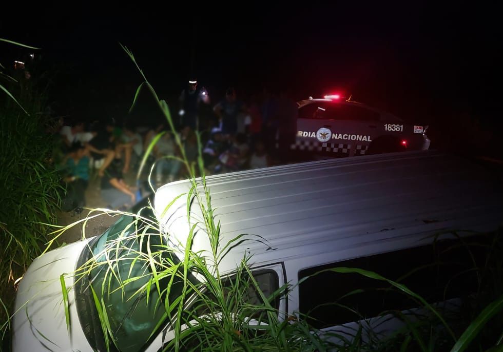 Camioneta volcada en Veracruz