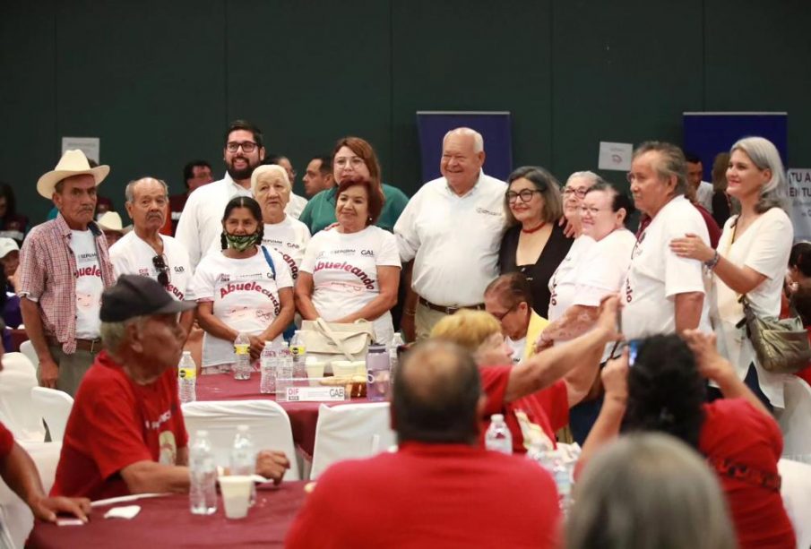 Se realizó el evento denominado Abueleando.