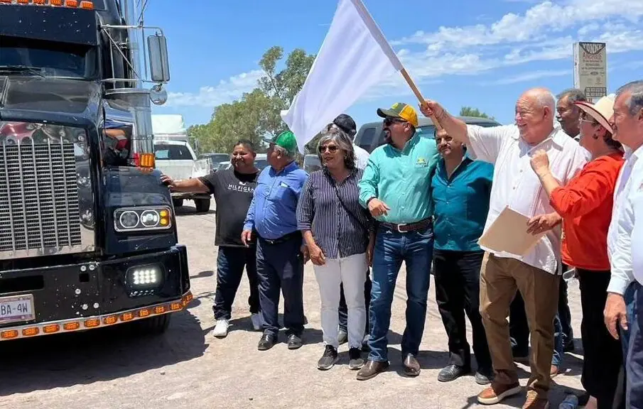 Entrega además equipos y notificaciones de autorización de Programa Estatal de Fomento al Desarrollo Agropecuario