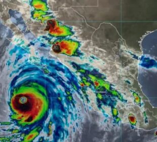 En su trayecto por México, el huracán Hilary ya dejó sus primeras dos víctimas mortales