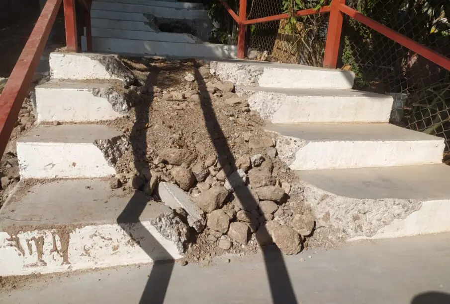 Escaleras afectadas por obras de Oomsapas