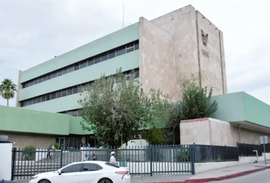 Siete personas, entre ellas tres pacientes cardiacos y cuatro familiares de derechohabientes del IMSS quedaron atrapados