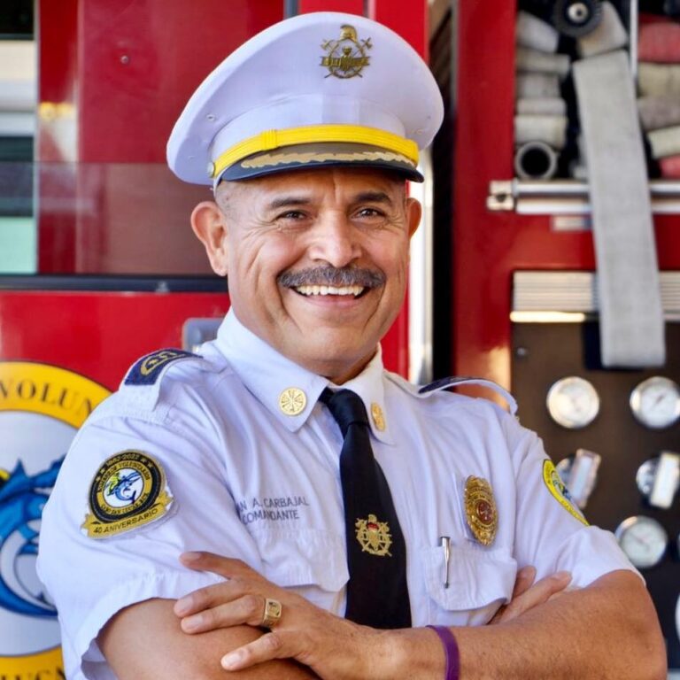 Juan Carbajal, comandante de Bomberos de CSL