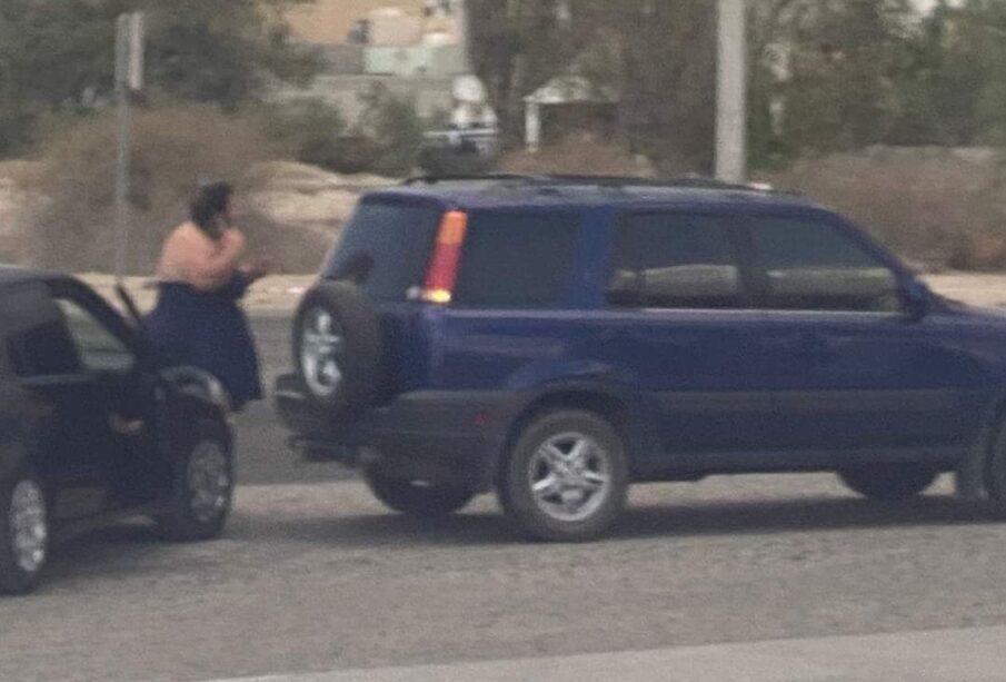 Mujer agredida por vehículo
