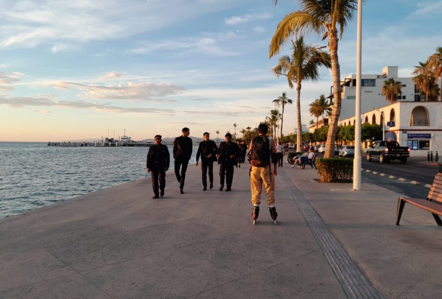 Patinador en el malecón