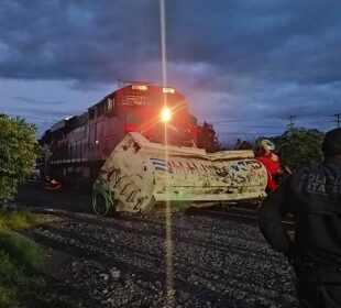 Pipa embestida en tren