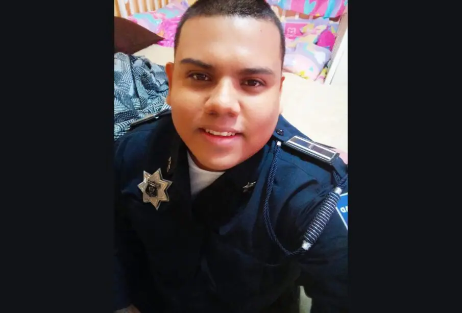 Policía Carlos Becerra Fausto