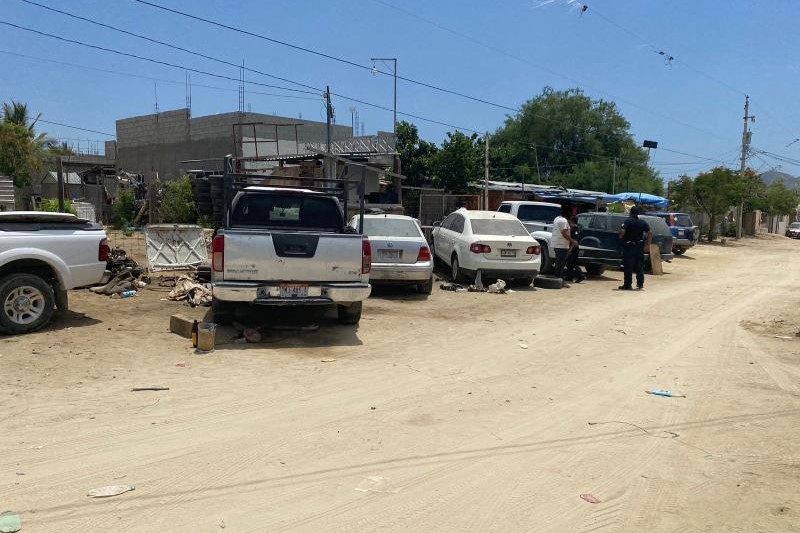 Ayuntamiento de Los Cabos ordenó el retiro de vehículos chatarra de las calles