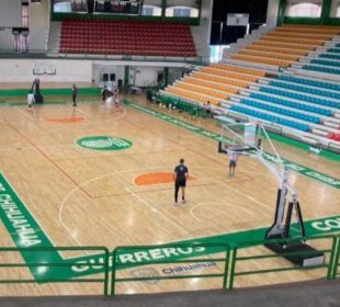 Estadio en Chihuahua lució prácticamente vacío.