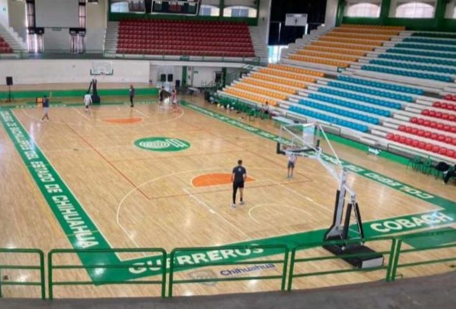 Estadio en Chihuahua lució prácticamente vacío.