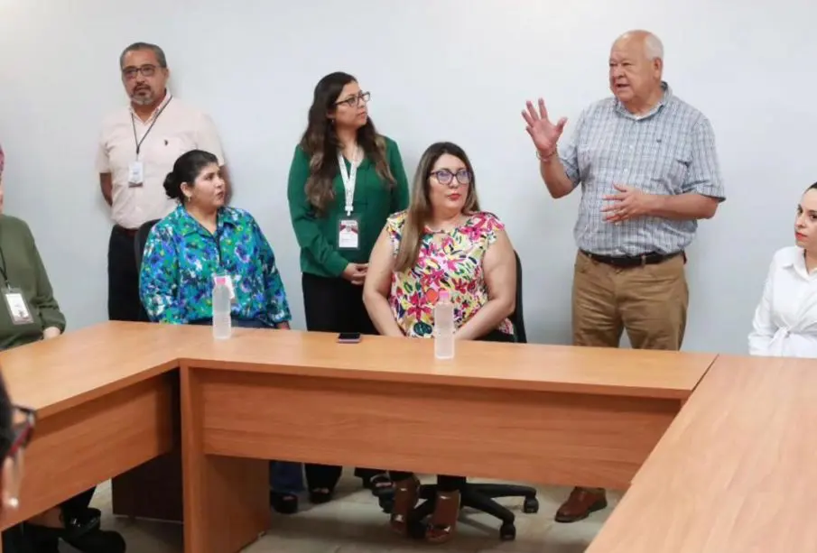 Víctor Castro en el Centro de Conciliación Laboral del Estado.