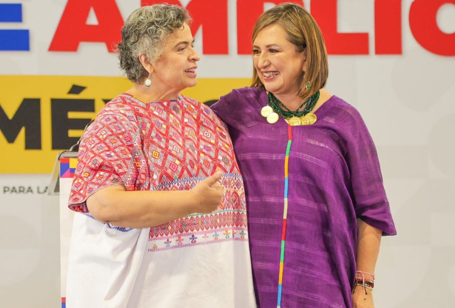 Beatriz Paredes y Xóchitl Gálvez.