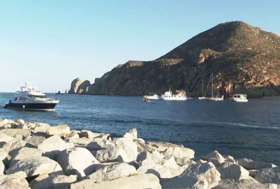 Zona rocosa del área de la playa El Médano en Cabo San Lucas.