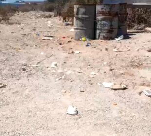 Playa contaminada en Cabo Pulmo