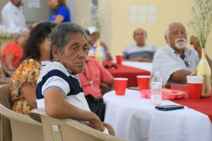 Abuelos en celebración