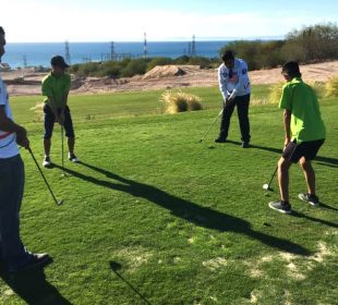 Campo de golf con golfistas de BCS