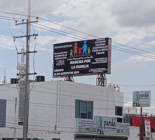 Letrero de Marcha por la Familia