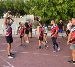 Jóvenes participantes de paratletismo