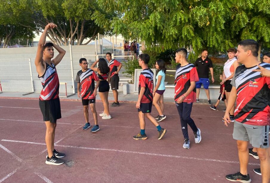 Jóvenes participantes de paratletismo