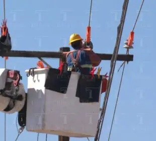 Trabajador de la CFE