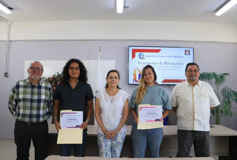 Premiación de poesía y cuento en la UABCS