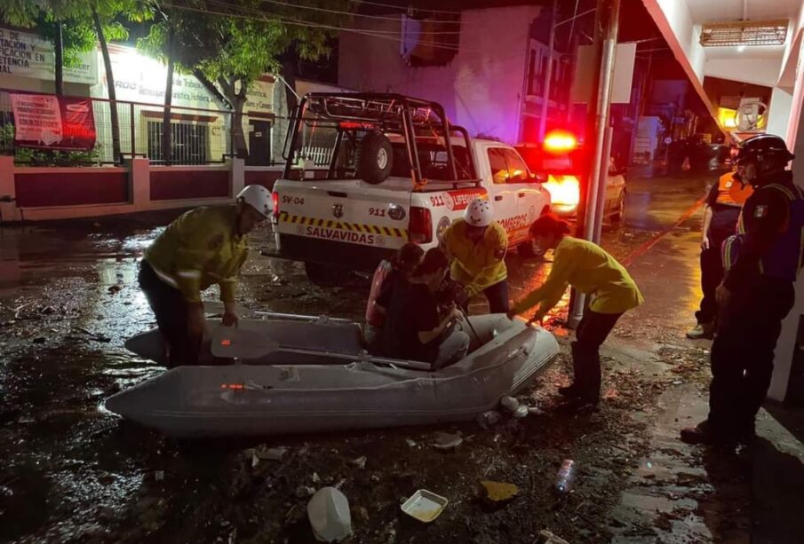 rescate de cinco personas huracan hilary