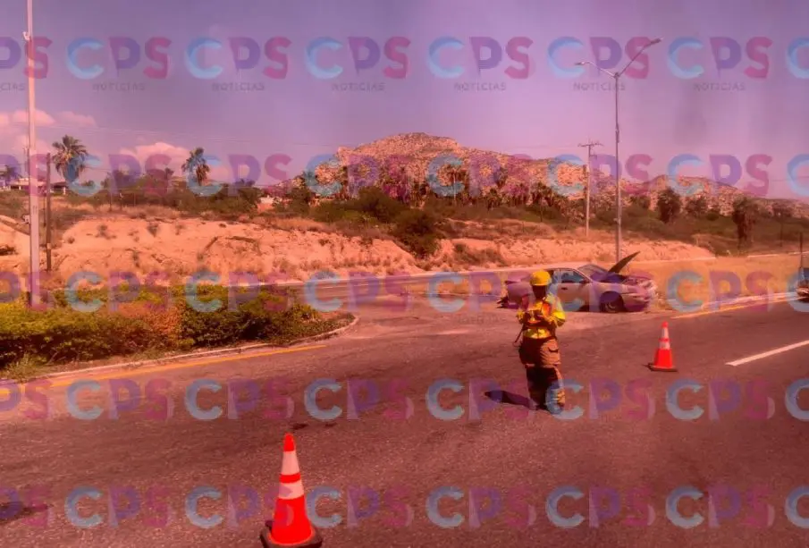 Bombero en accidente en carretera