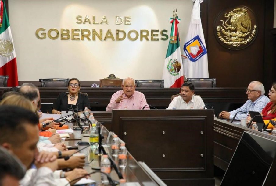 Se reunió gobernador de BCS con su gabinete