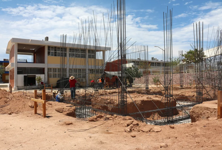 Construcción de escuelas en BCS