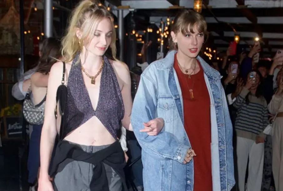 Taylor Swift y Sophie Turner.