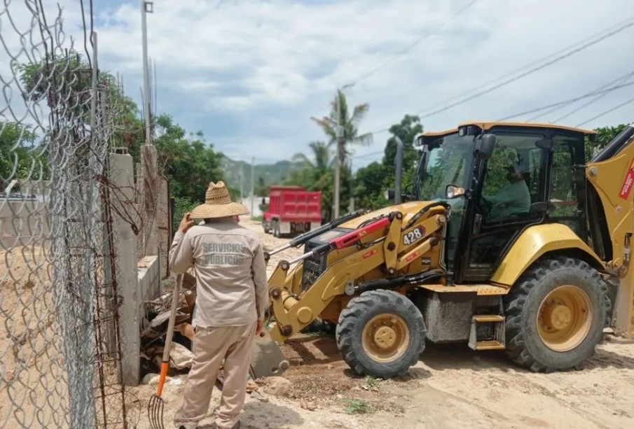 Continúa rehabilitación de vialidades