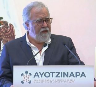 Alejandro Encinas en conferencia de prensa